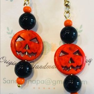 🎃These are so cute! 🎃Earrings!🧡